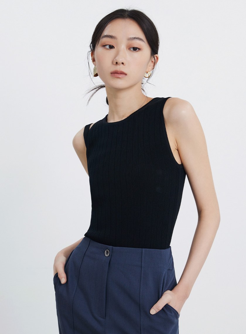 不對稱肩帶圓領針織背心